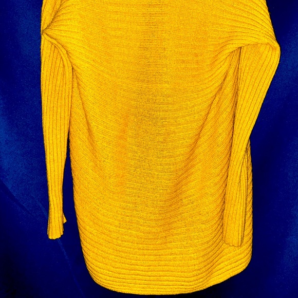 I.N.C small mustard yellow casual sweater. - Picture 3 of 3